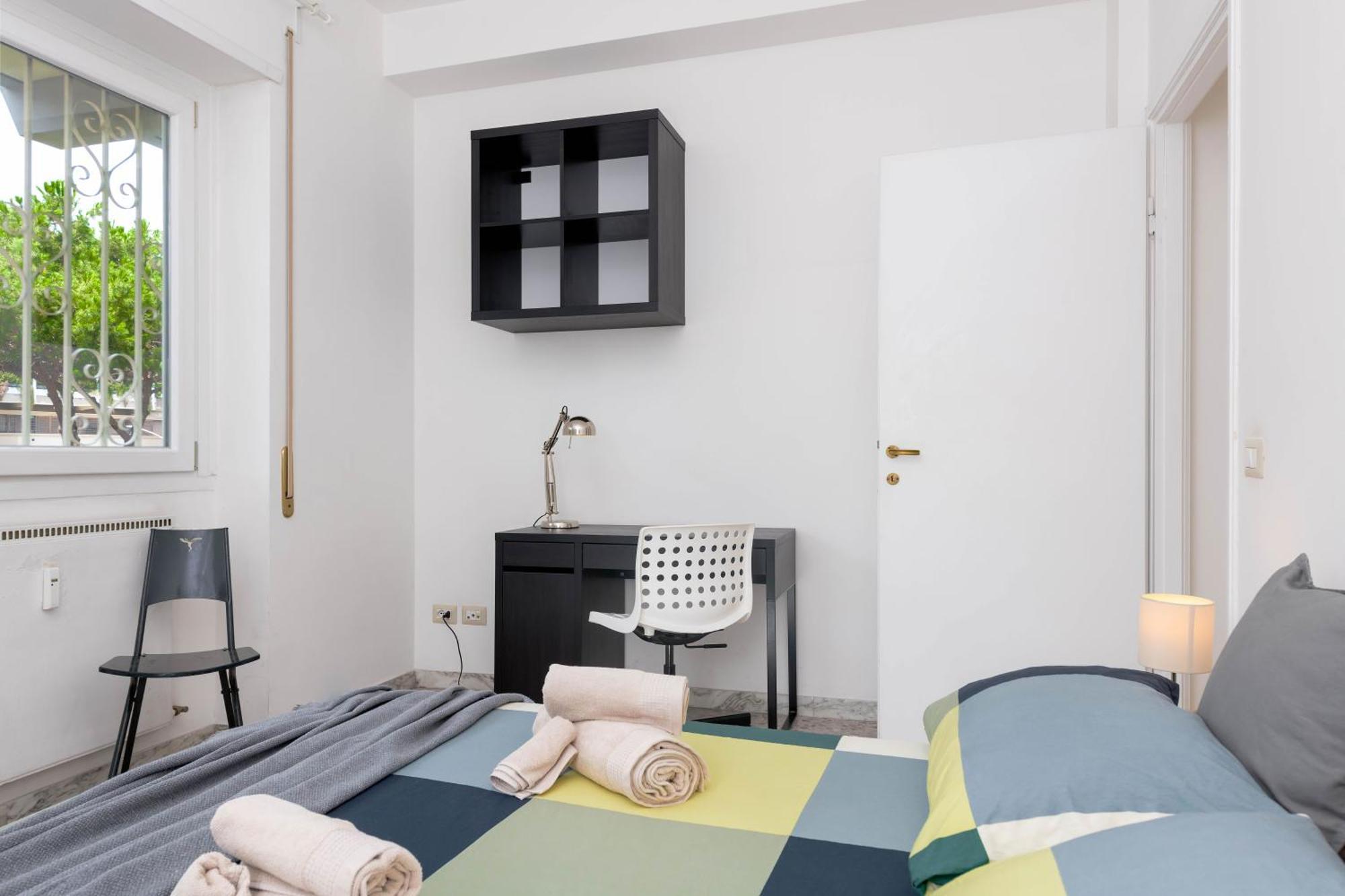 Spazioso Appartamento Vicino Eur Рим Екстериор снимка